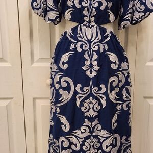 Abercrombie & Fitch Adorable And Elegant Blue and White Patterned Dress